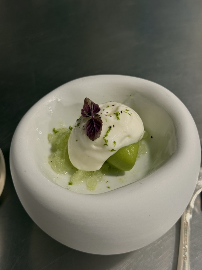 Dessert with a quenelle and a shiso leaf at Restaurant Lakeside, Hotel The Fontenay